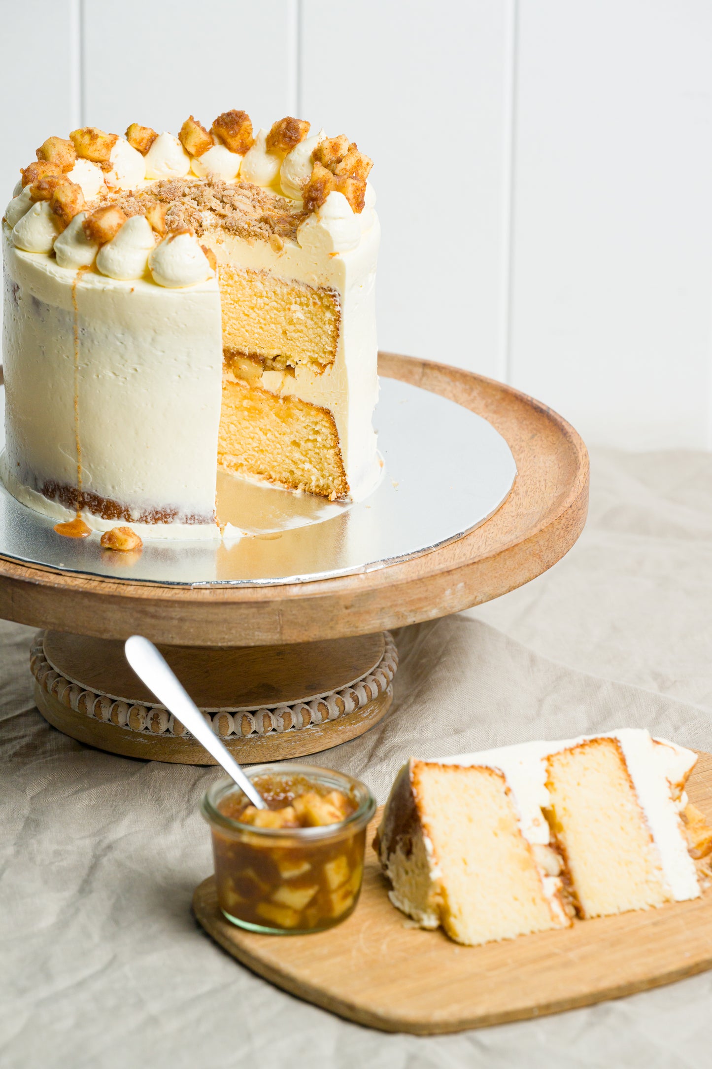 Spiced Apple Crumble Cake